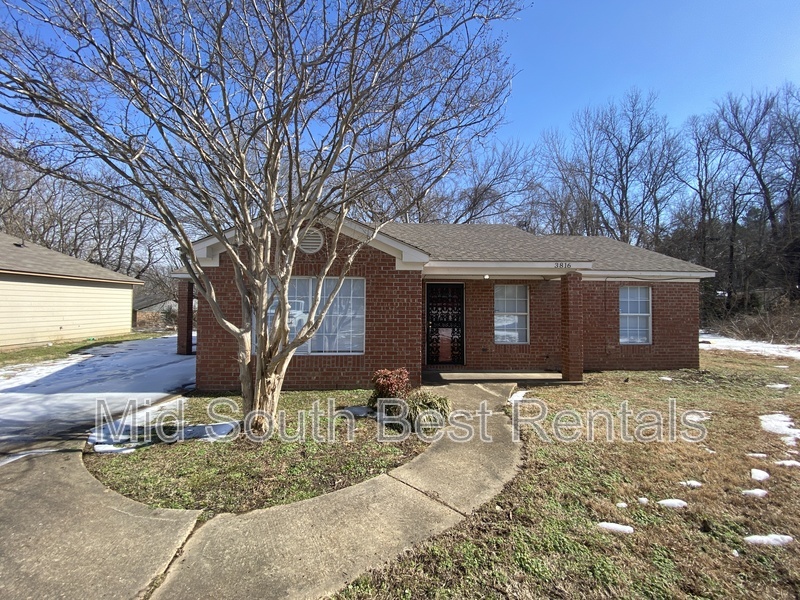 Memphis House: 3816 Lake Park Cove