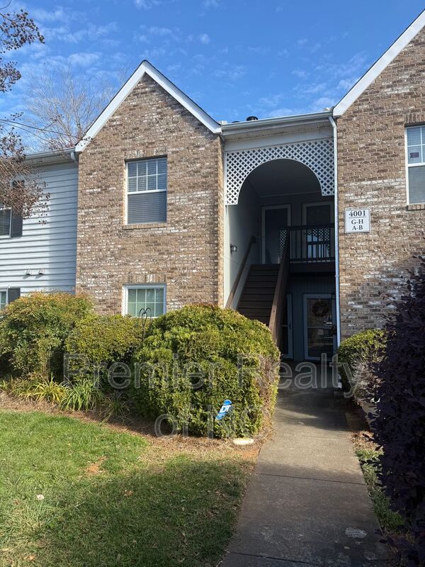 Clemmons Condo: 4001 Whirlaway Ct