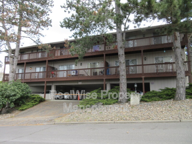 Vancouver Condo: 2022 E 6th St