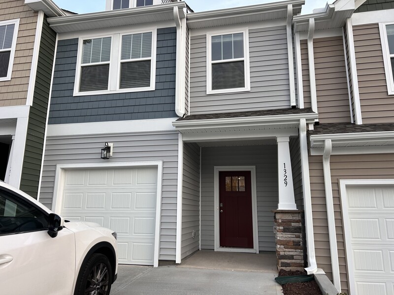 Moore Condo: 1329 Maplesmith Way - 1