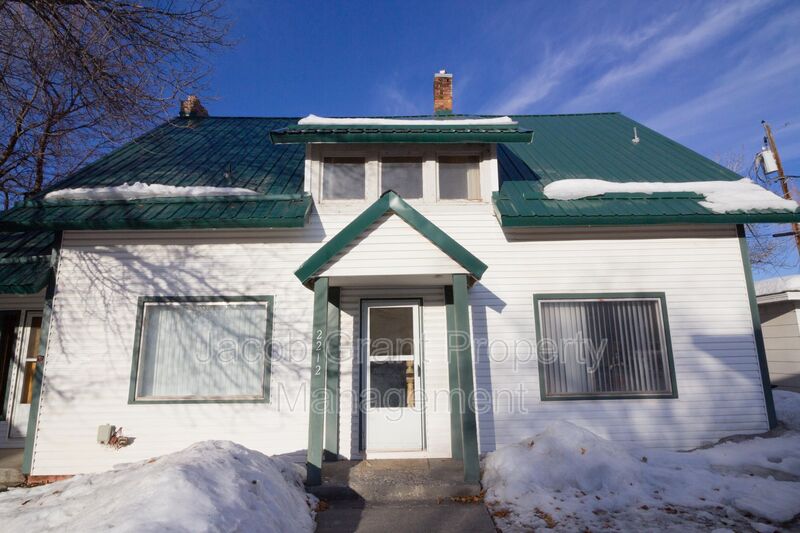 Idaho Falls House: 2212 St. Clair Rd