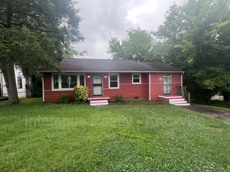 Knoxville House: 3116 Sunset Ave