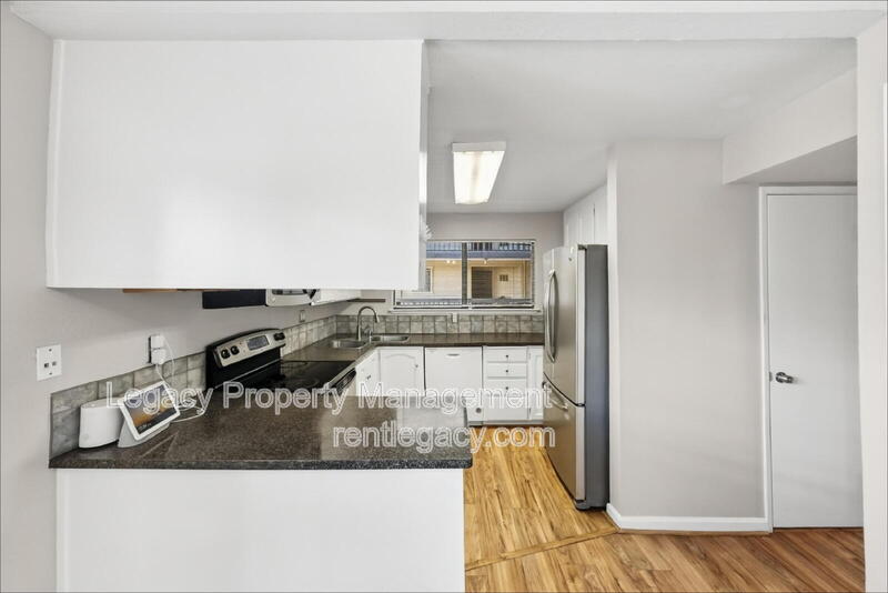 Pleasant Hill Condo: 99 Cleaveland Rd
