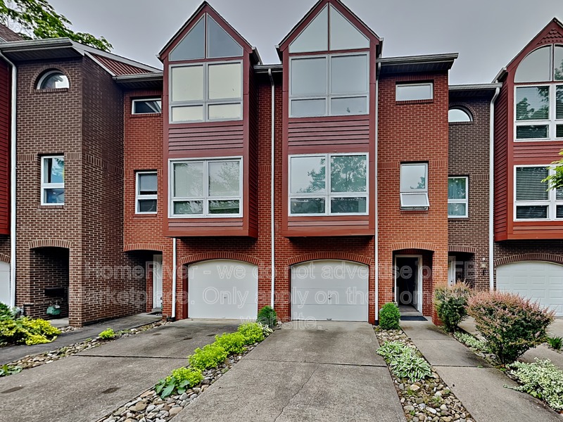 Pittsburgh Townhome: 11 Graham Pl
