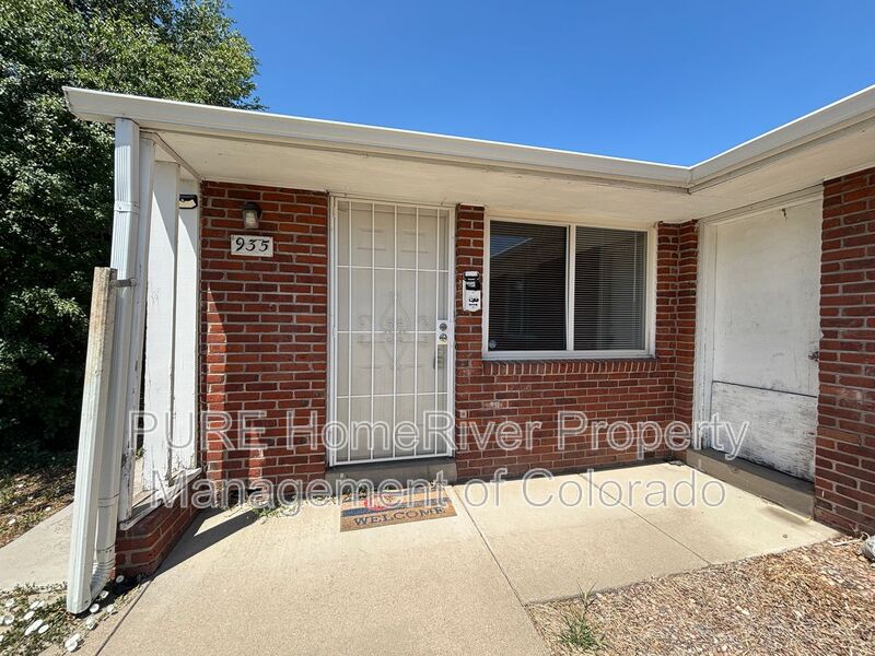 Denver Condo: 935 Winona Ct
