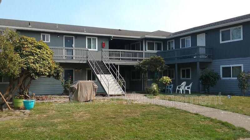 Longview Condo: 1940 33 Avenue