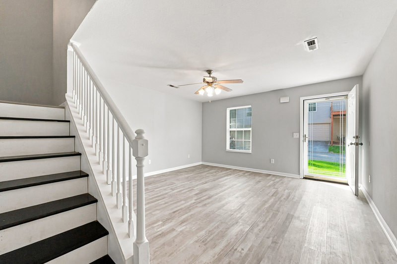 Photograph 3 of 8705 Mowbray Way