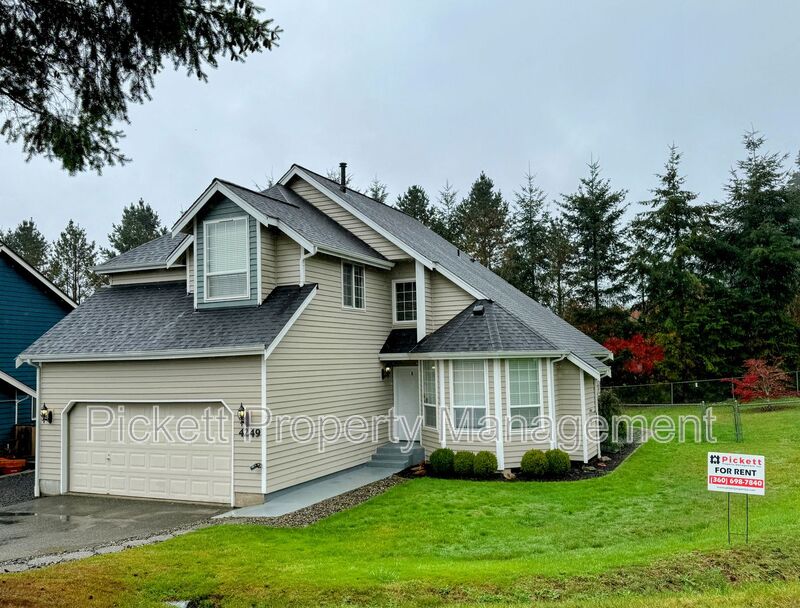 Port Orchard House: 4249 SE Fairway Circle