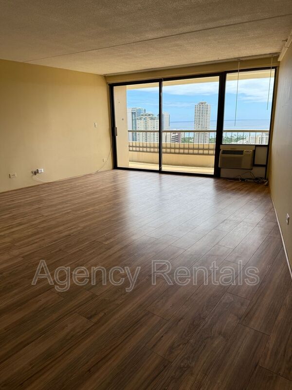 Honolulu Condo: 2333 Kapiolani Blvd. #3214
