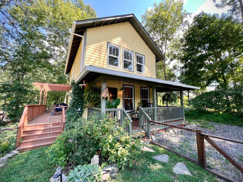 Asheville House: 29 Dortch Ave