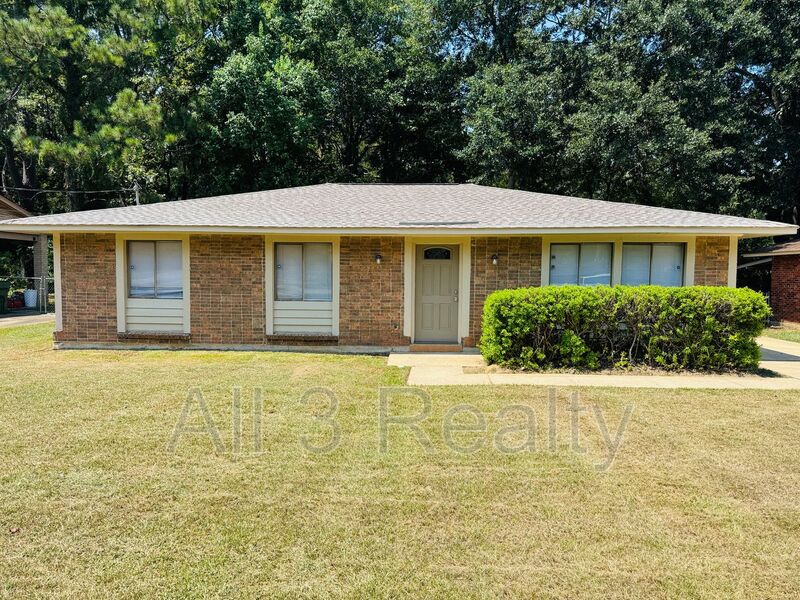 Montgomery House: 6249 Wares Ferry Road