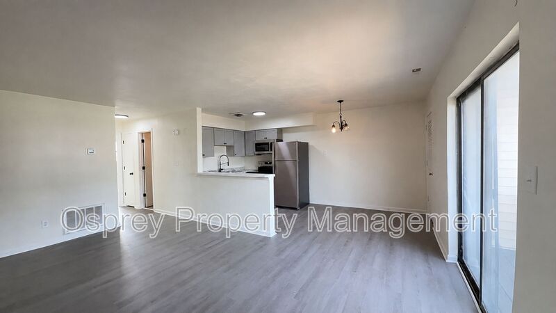 Charming 2-Bedroom Apartment in Norfolk! - Photo 5