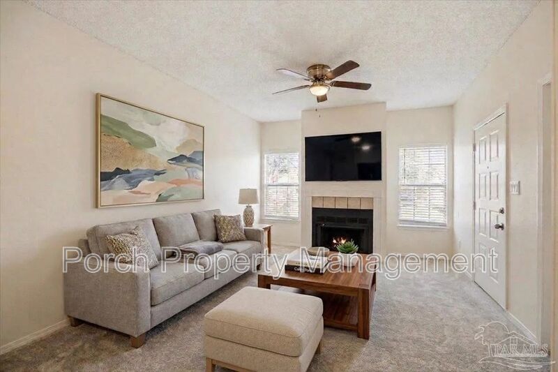 Pensacola Condo: 501 E Burgess Rd
