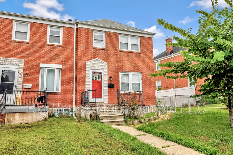 Baltimore Townhome: 2107 Hawthorne Rd