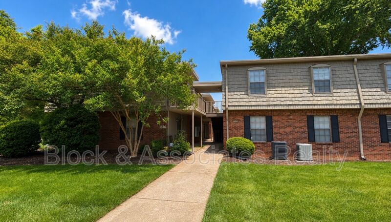 Winston-Salem House: 3816-H Country Club Road