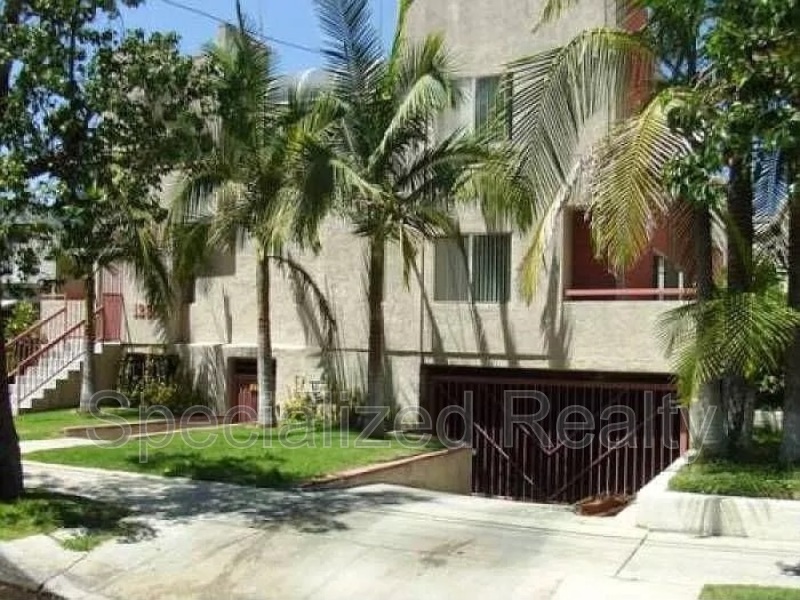 Glendale Condo: 1233 Stanley Avenue