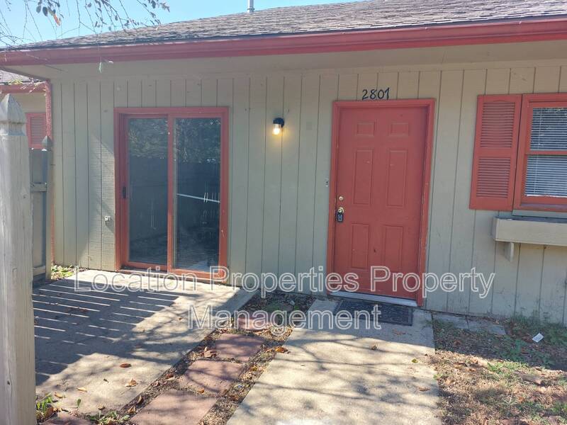 2807 Ridge Court - B, rental photo 3