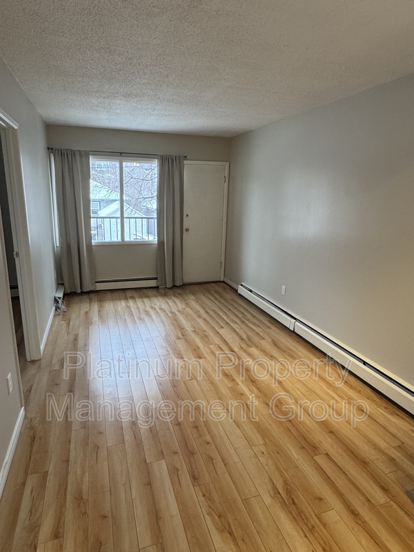 Calgary House: 1001 2 Ave NW