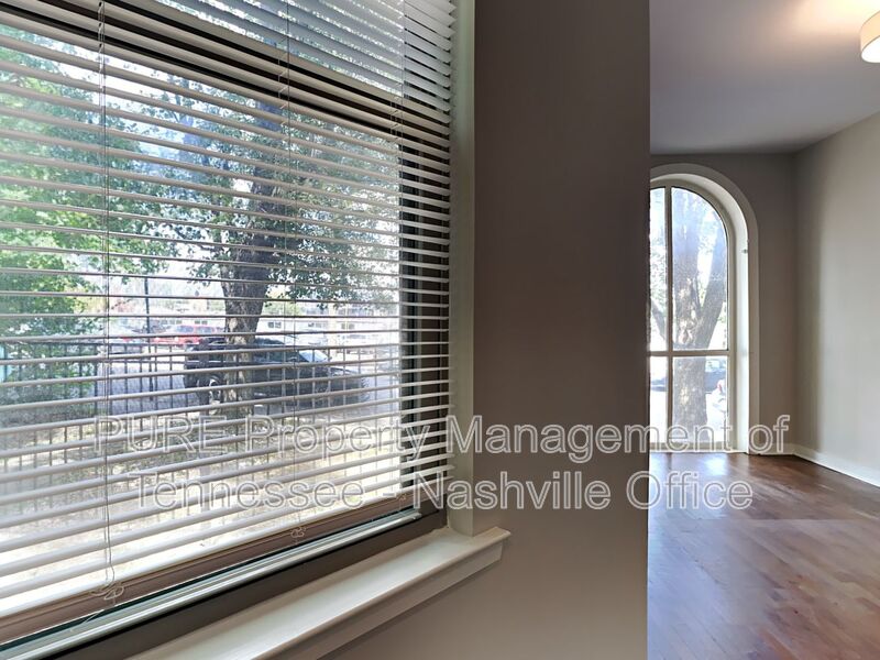 Nashville Townhome: 429 Humphreys Street