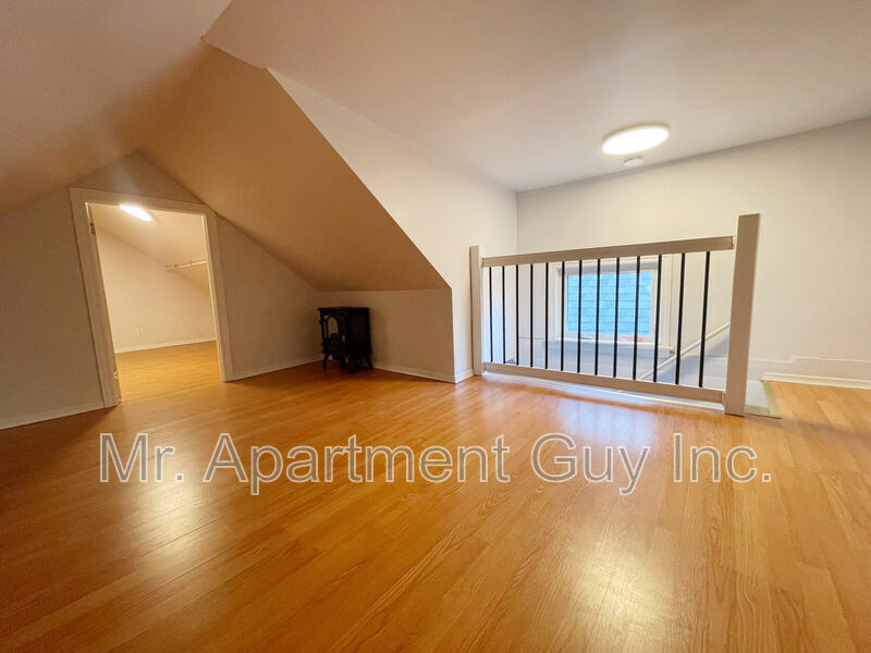 Hamilton Condo: 700 Wilson Street