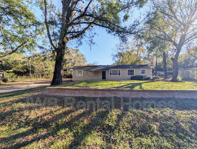 Jacksonville House: 1333 Iralou Rd