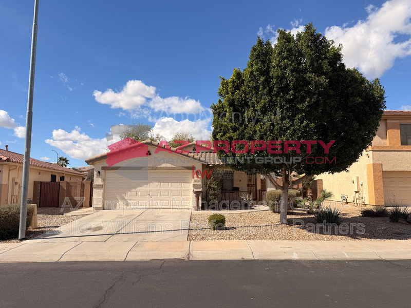 Litchfield Park House: 13181 W Clarendon Ave