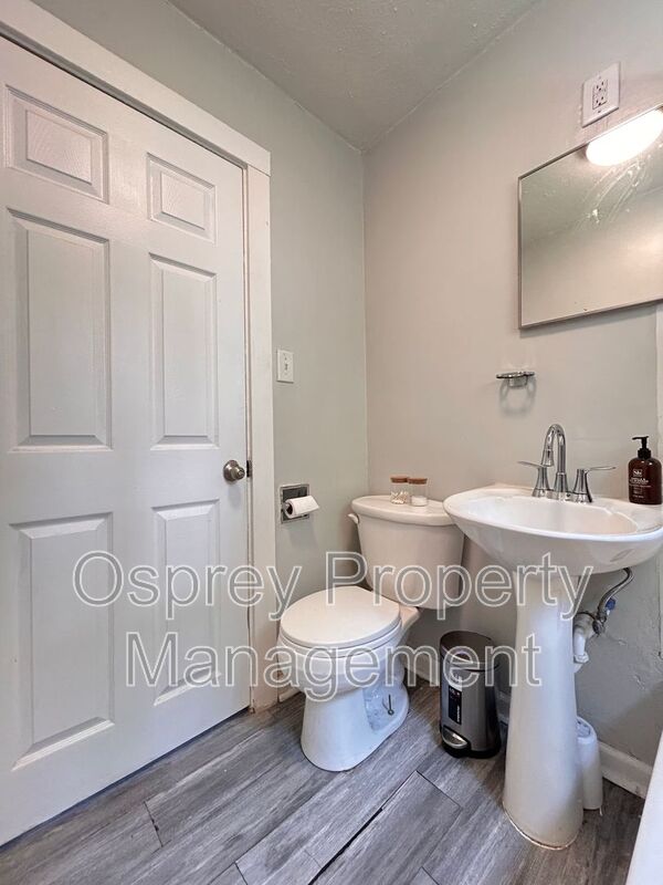 Charming 2BR/1BA Home with Garage & Fenced Yard - 