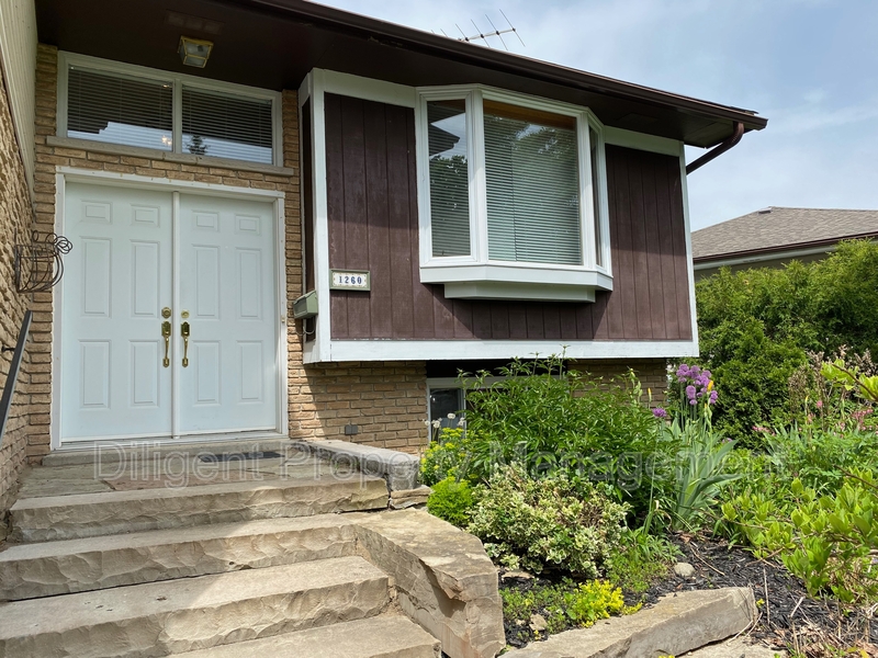 Peterborough House: 1260 Pulpit Rd