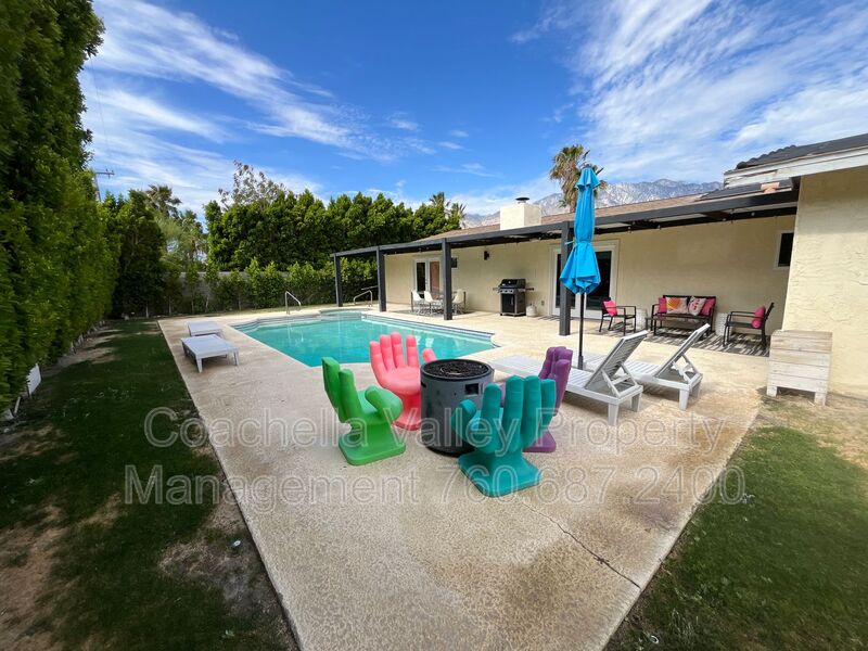 Palm Springs House: 2960 N Cypress Rd
