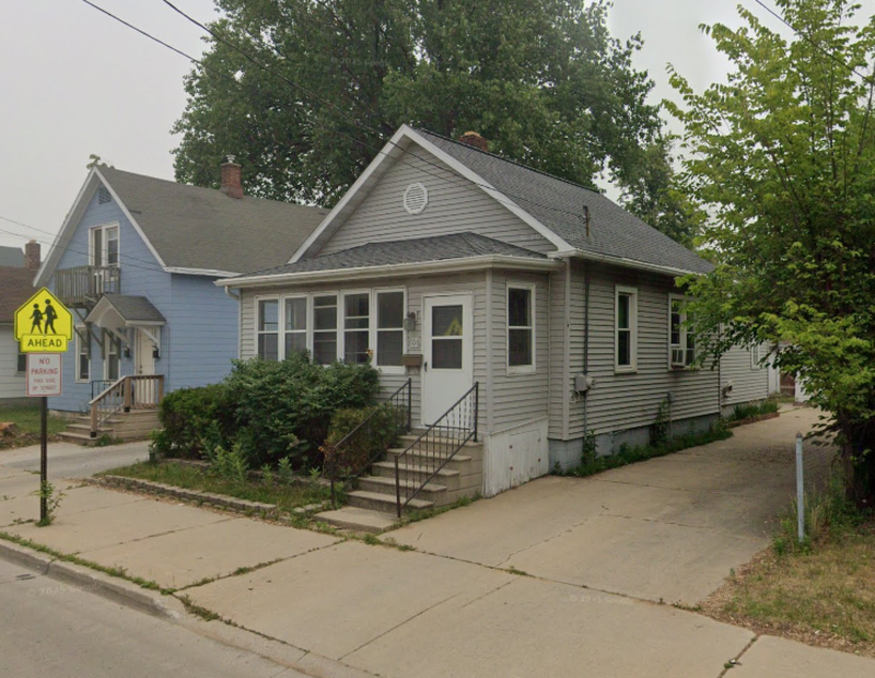 Green Bay House: 606 North Baird Street