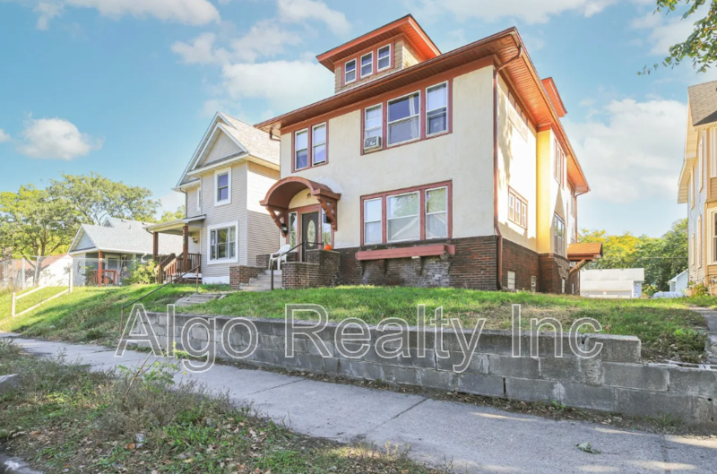 Minneapolis Condo: 2646 Dupont Avenue North - 1