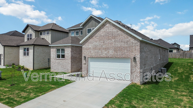 Centerton House: 1041 Whistler St
