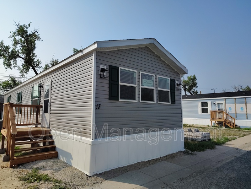 Gering House: 120 Terry Blvd