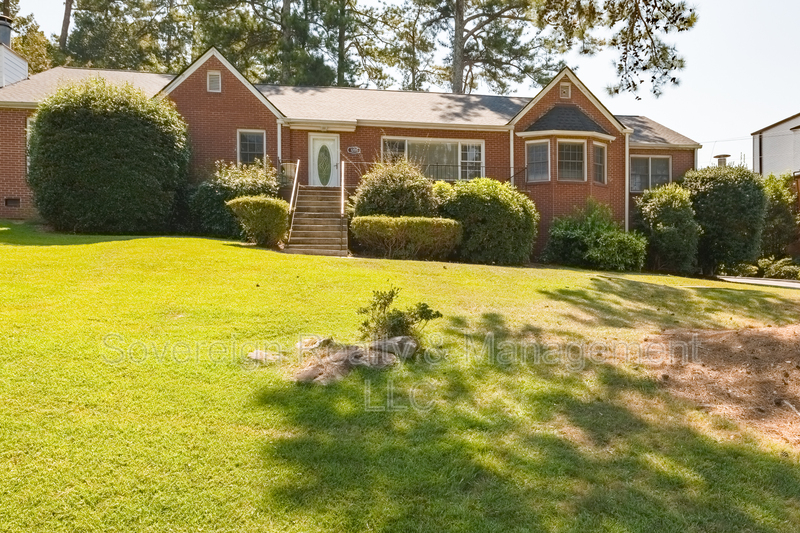 Atlanta House: 1205 Spring Valley Ln NE