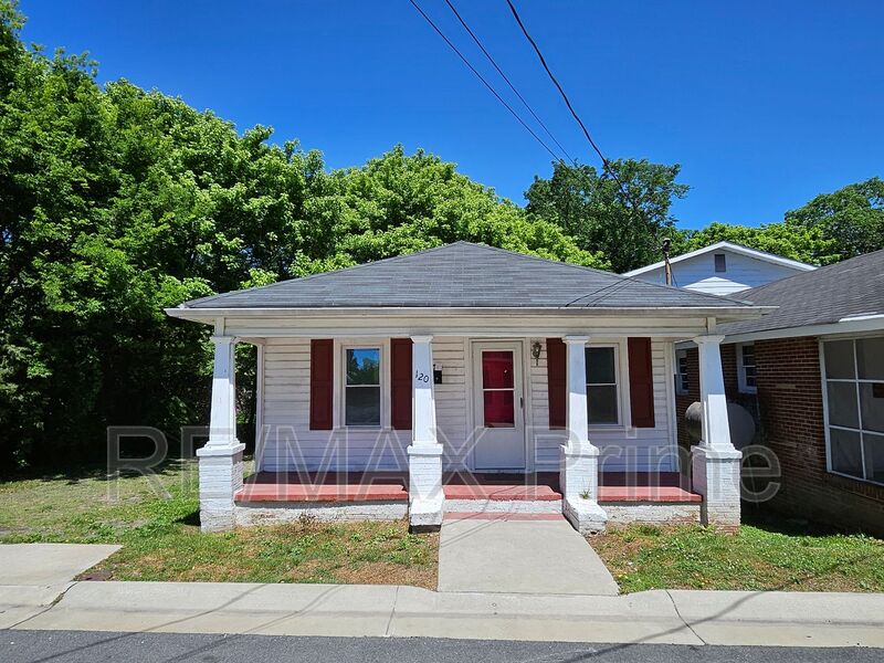 Suffolk House: 120 S. 10th Street
