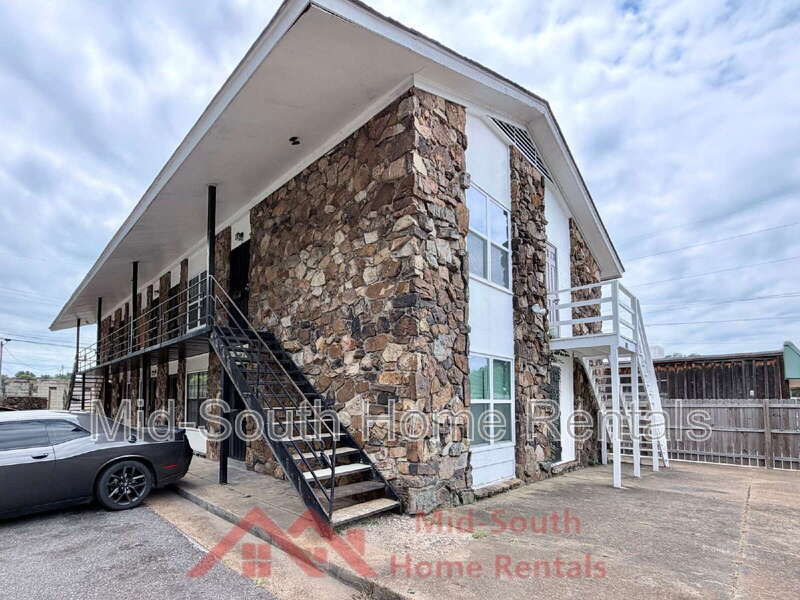 Memphis Condo: 3969 Southlawn Ave