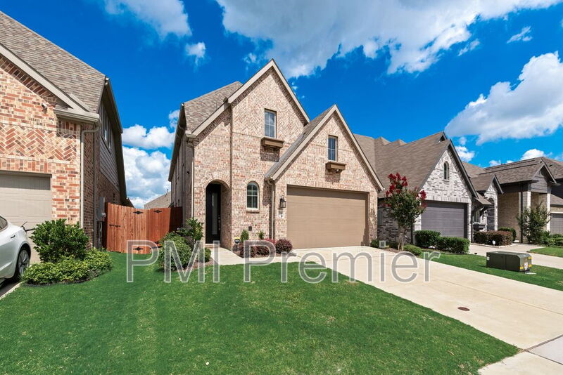 Forney House: 3948 Mercedes Bend