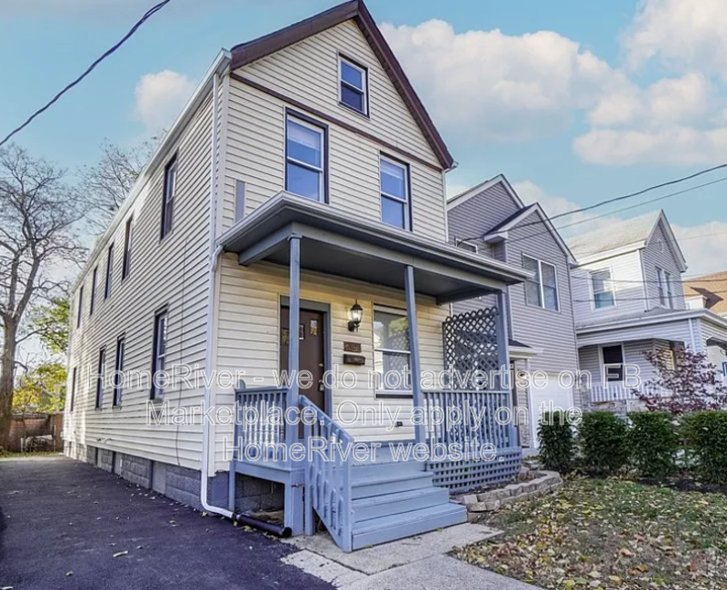 Cincinnati House: 5121 Silver St