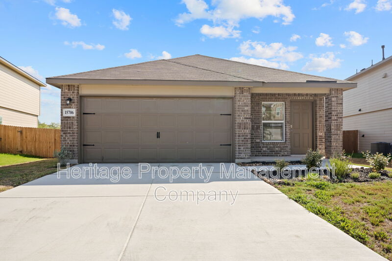 Von Ormy House: 15706 Clove Spice Way