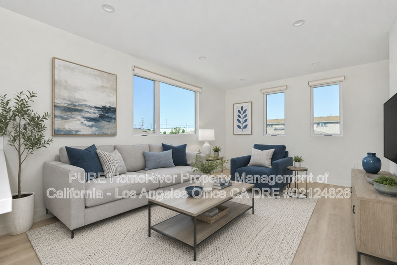 Torrance House: 1536 West 205th Street