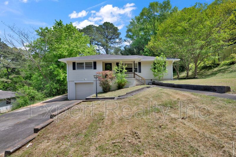Birmingham House: 2249 4th Place Circle NE