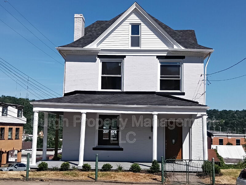 Homestead House: 139 W 9th Ave