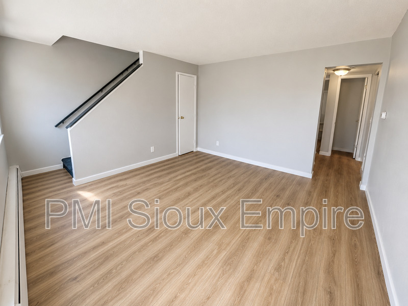 Sioux Falls Townhome: 2606 s Duluth ave