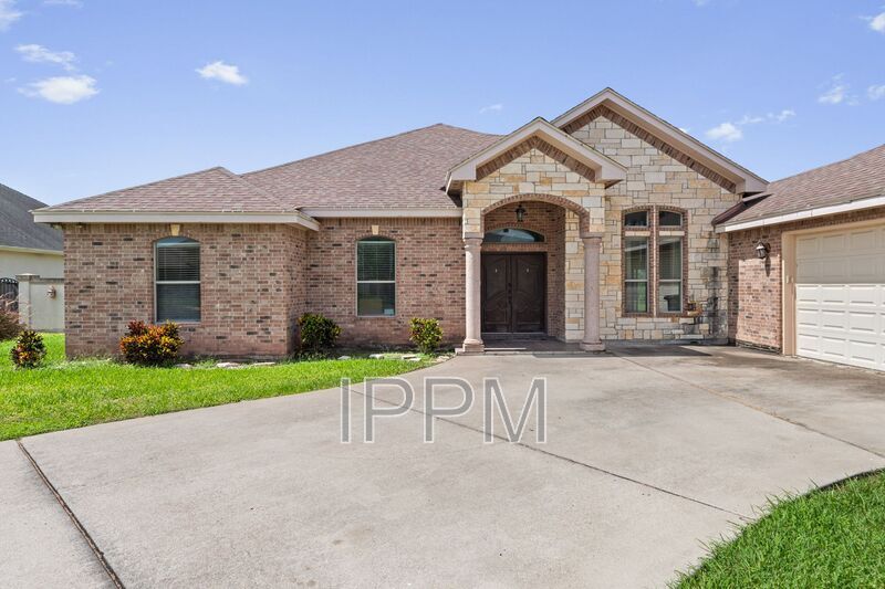 Harlingen House: 5602 Wild Laurel