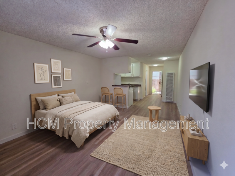 Panorama City House: 9216 Van Nuys Blvd