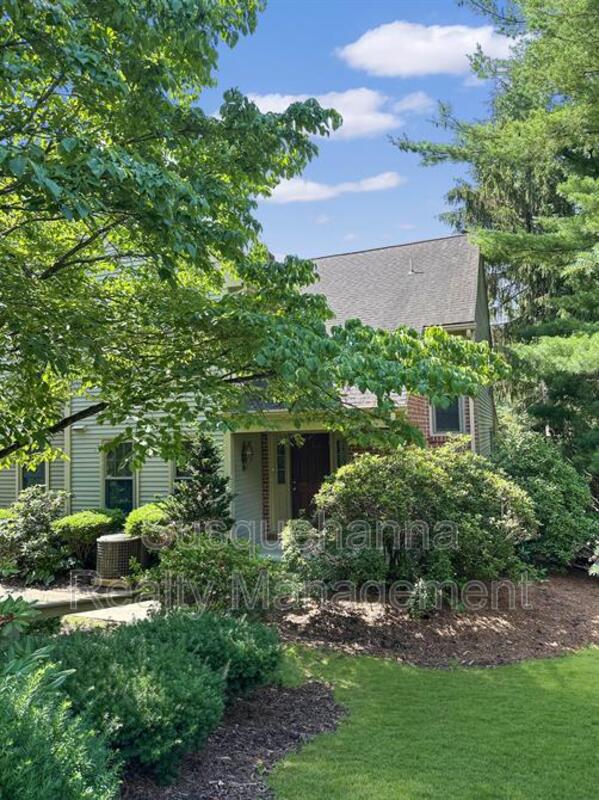 Hummelstown House: 1120 Galway Court