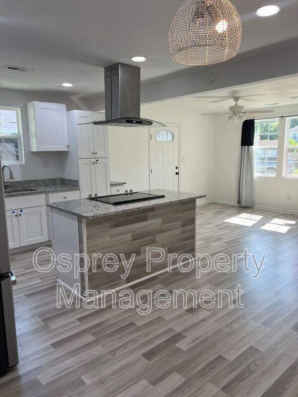Welcome to this beautiful home located in the heart of Portsmouth 