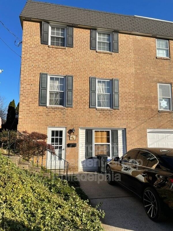 Philadelphia Condo: 2813 Walnut Hill St