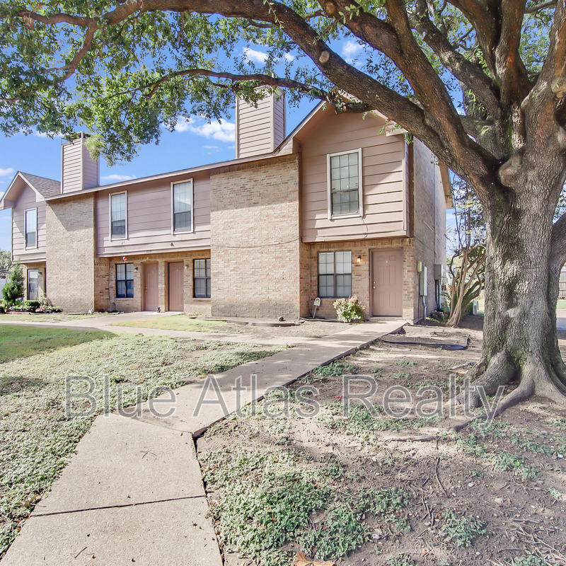 Garland Townhome: 2718 Wimbledon Court - C