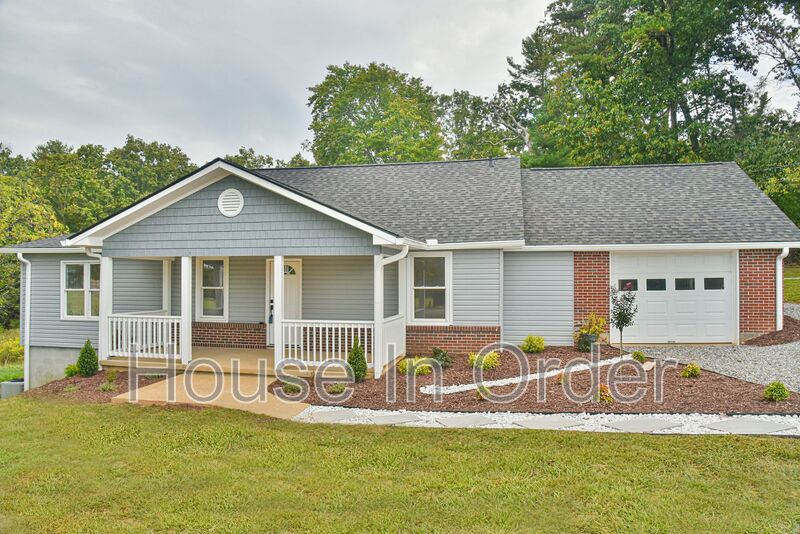 Asheville House: 134 Goldview Rd.